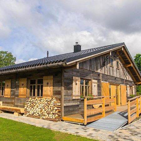 Chalet Am Oelberg Mit Badefass Und Altholzsauna 발드문첸 외부 사진